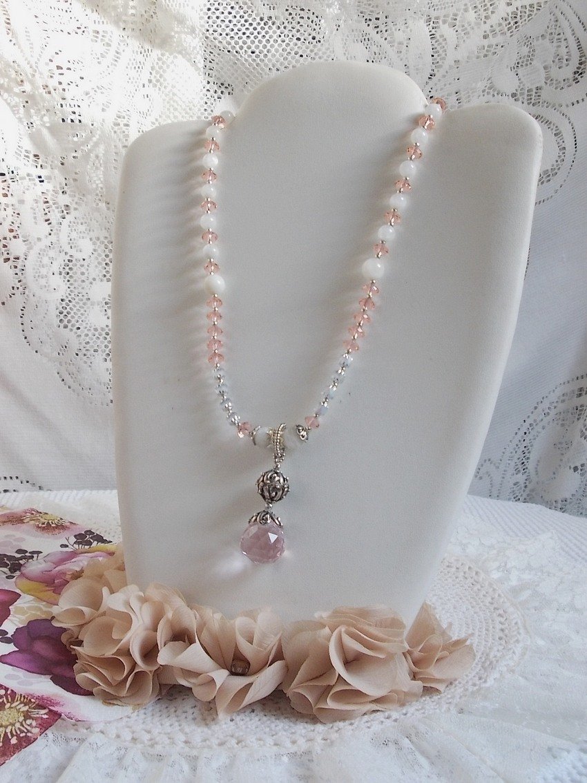 Rose Irisée hängande halsband broderat med Swarovski-kristaller, 925 silver och månstenar