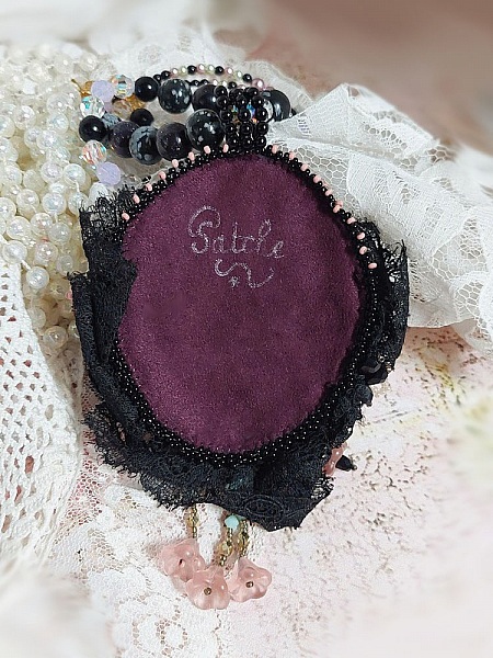 H&auml;ngande halsband Marquise broderad med p&auml;rlor, en mycket vacker spets, en &ouml;verd&aring;dig juvel 