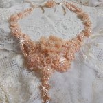 Idylle Beauté Haute-Couture halsband, inget annat än Swarovski-pärlor och fröpärlor 