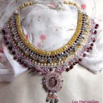 Queen of the Nights bib necklace, en dusch av underbara kristaller och pärlor 