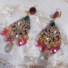 BO Asiane skapad med Swarovski Crystal Drops, 1950-talets violetta spets och glaspärlor.