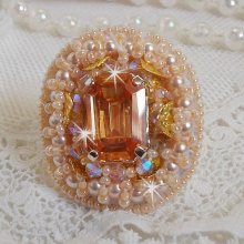 Idylle Beauty ring broderad med Swarovski-kristaller, cabochon och pärlor