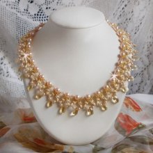 Charmeuse Champagne halsband med Swarovski kristaller och facetterade glasdroppar