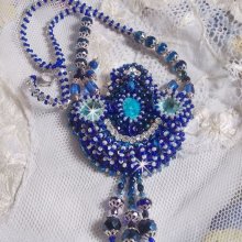 Paris Divine halsband broderat med Swarovski-kristaller, bohemiska kristallpärlor och fröpärlor 