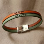 Duo-armband i läder för män som kan anpassas med gravyr