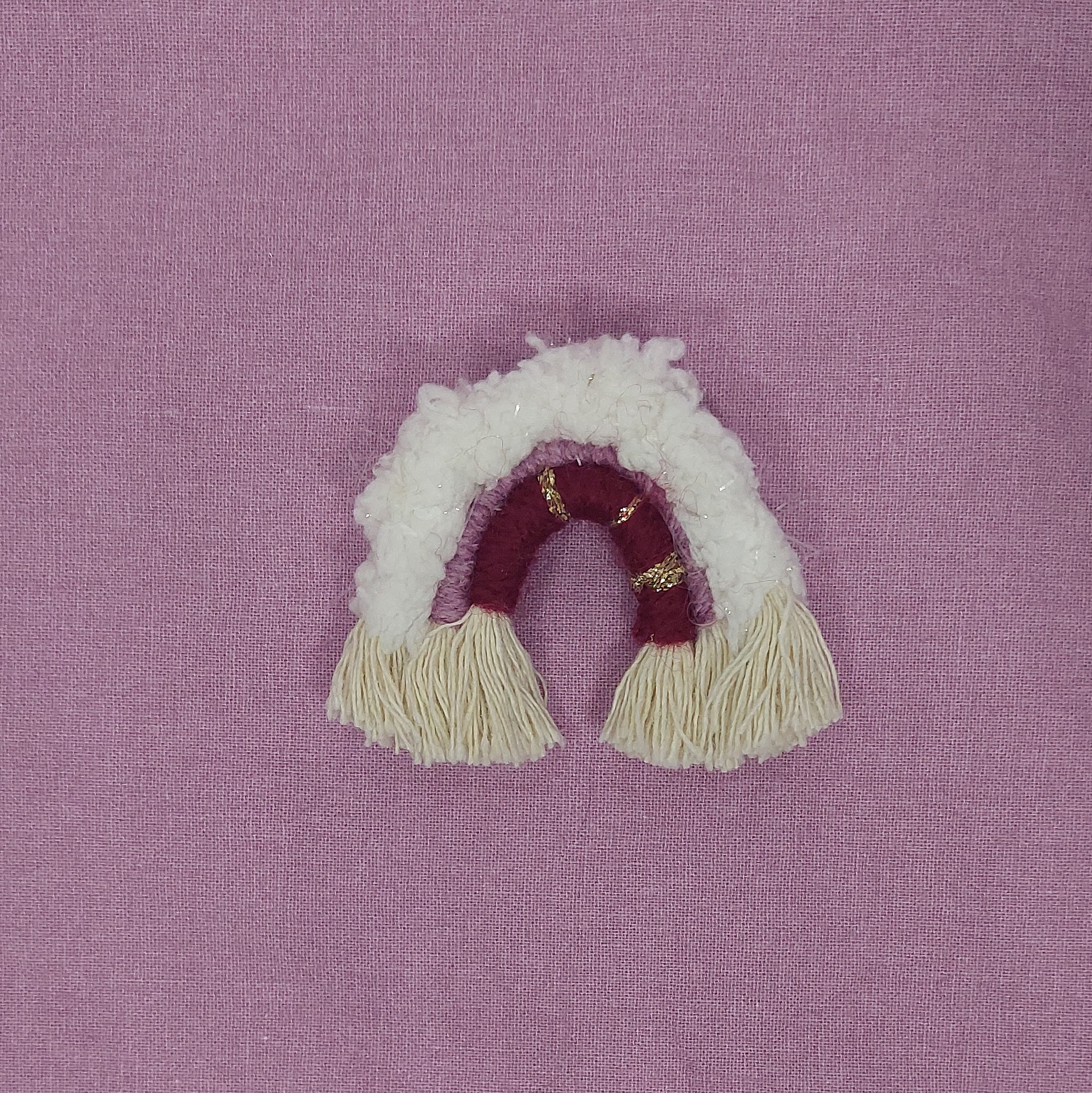 Broche Macram&eacute; Arc-en-ciel