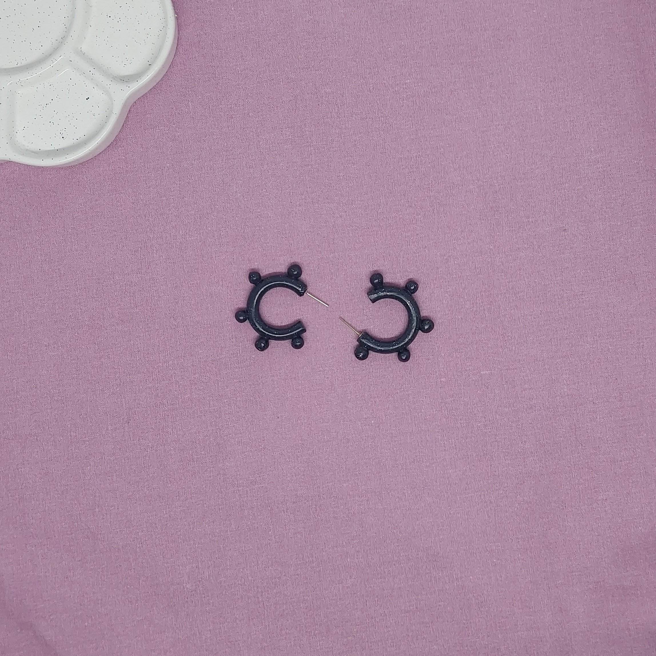 Cr&eacute;oles grises effet granit avec des boules