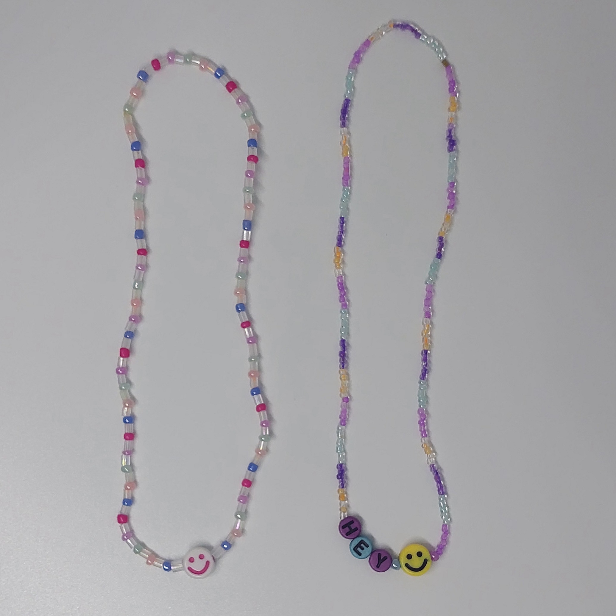 Ras du cou Smiley &agrave; rayures "HEY"